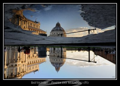 Puddle reflection - Pisa