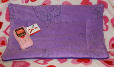 Butterfly Crate Pad 18 x 24 with a Pink Cell Phone Toy (another Queen Clary special )011.JPG
