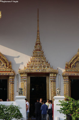 One of the entrances of Wat Pho, the temple of the reclining buddha