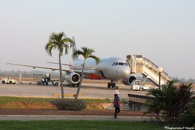 Siem Reap airport - the plane that brought us back