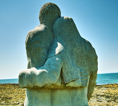 memorial statue .jpg