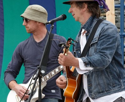 guitarists 2.jpg