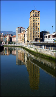 Building reflected in the Ria
