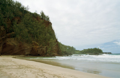 11C-35 Koki Beach - really red sand?