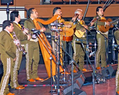 Mariachi Los Camperos - 08a.jpg