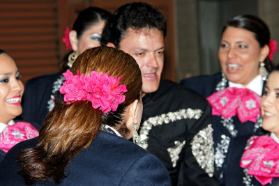 Mariachi Mujer 2000 and Pedro Fernndez.jpg