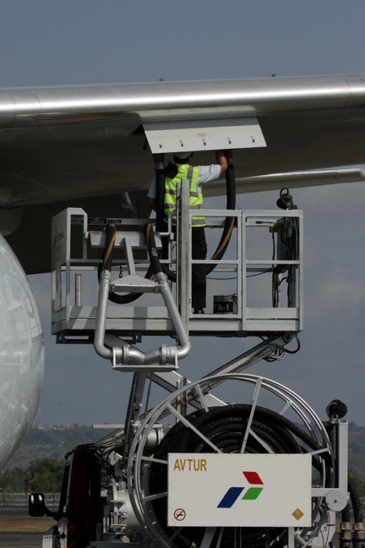 AIRCRAFT REFUELLING RF IMG_1975.jpg