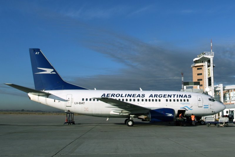 AEROLINEAS ARGENTINAS BOEING 737 500 MDZ RF IMG_4265.jpg