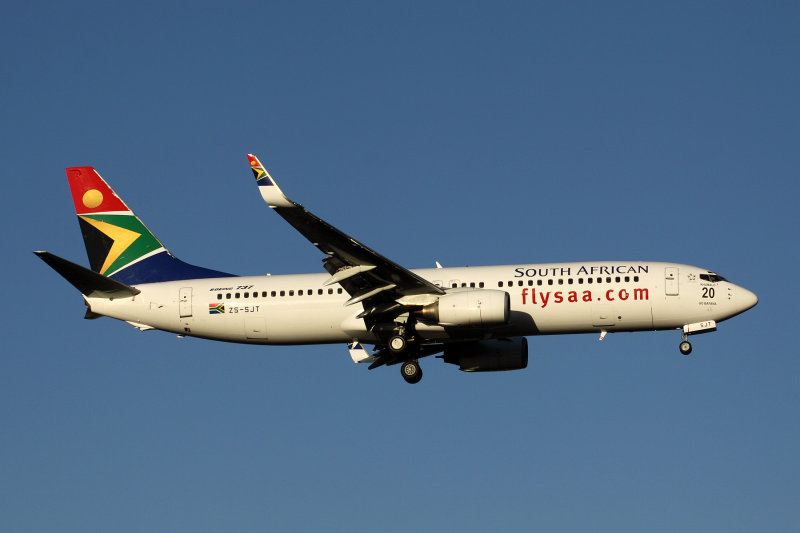 SOUTH AFRICAN BOEING 737 800 JNB RF IMG_5397.jpg