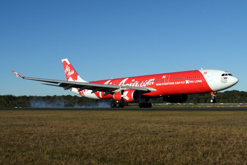 AIR ASIA X AIRBUS A330 300 OOL RF IMG_5018.jpg