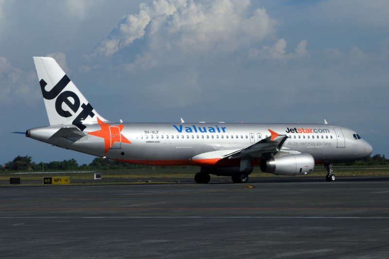 VALUAIR JETSTAR AIRBUS A320 SUB RF IMG_5222.jpg