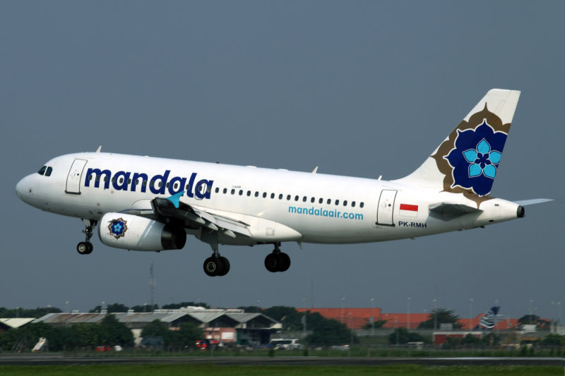 MANDALA AIRBUS A319 CGK RF IMG_7778.jpg