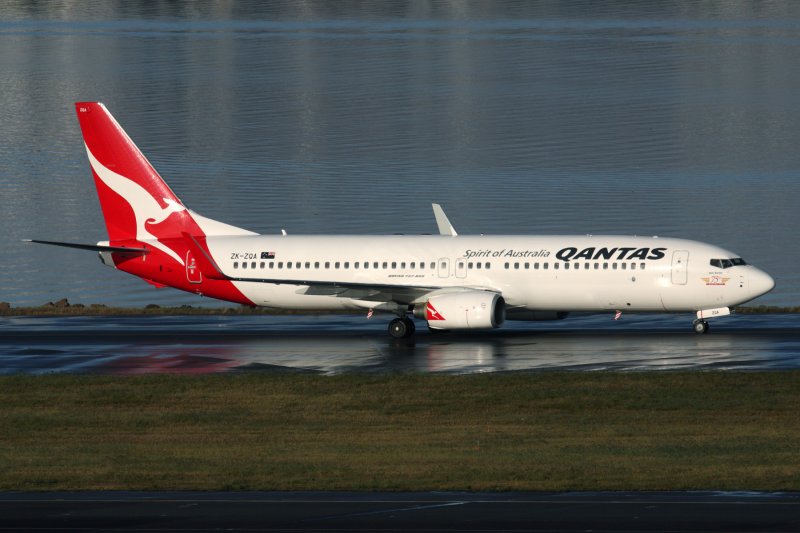 QANTAS BOEING 737 800 SYD RF IMG_1959001.jpg