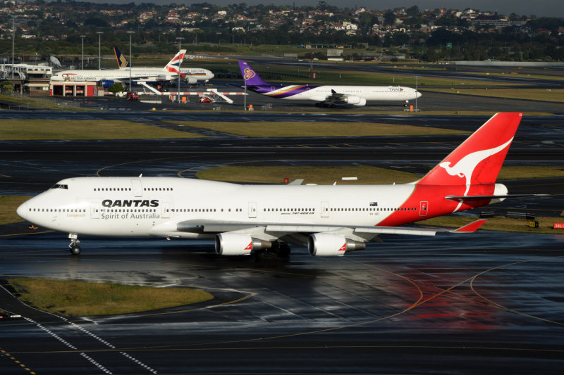 QANTAS BOEING 747 400ER SYD RF IMG_5323.jpg