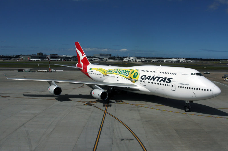 QANTAS BOEING 747 400 SYD RF IMG_2015.jpg