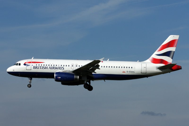 BRITISH AIRWAYS AIRBUS A320 LHR RF IMG_3742.jpg