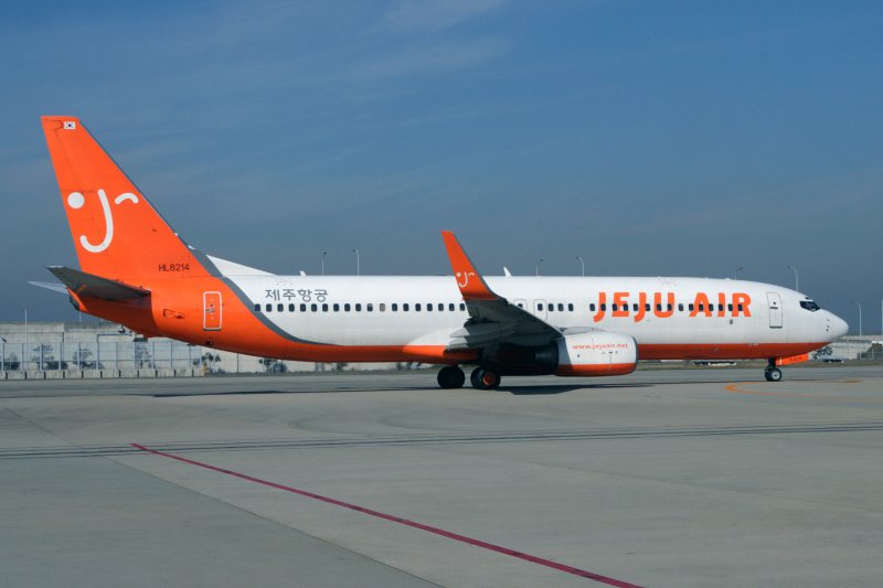 JEJU AIR BOEING 737 800 KIX RF IMG_5552.jpg