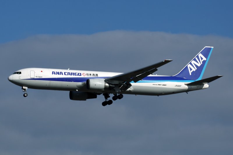 ANA CARGO BOEING 767 300F NRT RF IMG_8435.jpg