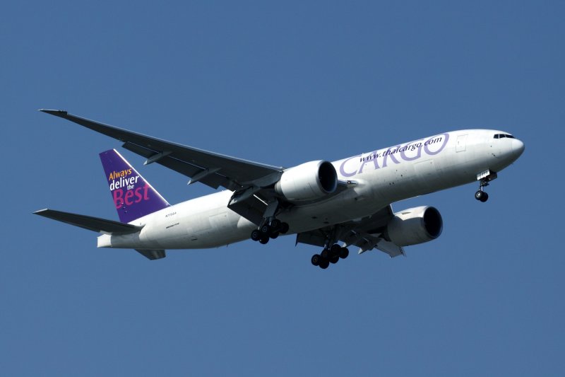 THAI CARGO BOEING 777F BKK RF IMG_9366.jpg