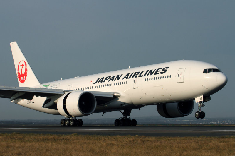 JAPAN AIRLINES BOEING 777 200 SYD RF IMG_6493.jpg