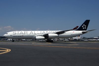 TURKISH AIRLINES AIRBUS A340 300 JFK RF IMG_7605.jpg
