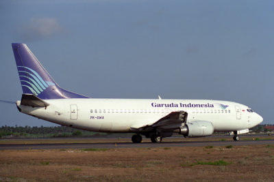GARUDA INDONESIA BOEING 737 300 DPS RF 838 20.jpg