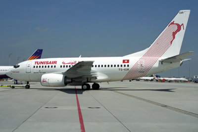 BOEING 737 600