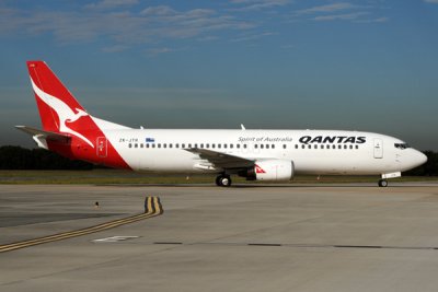 QANTAS BOEING 737 400 BNE RF IMG_0639.jpg