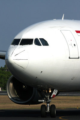 GARUDA INDONESIA AIRBUS A330 300 DPS RF IMG_1992.jpg