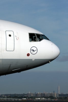 LUFTHANSA CARGO MD11F JFK RF IMG_3946.jpg