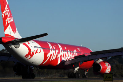 AIR ASIA X AIRBUS A330 300 OOL RF IMG_6283.jpg