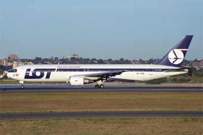 LOT BOEING 767 300 SYD RF 1493 34.jpg