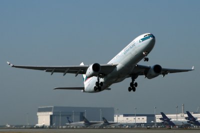 CATHAY PACIFIC AIRBUS A330 300 KIX RF IMG_5495.jpg