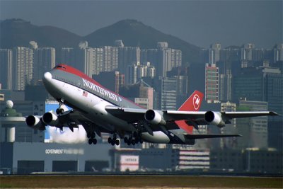 NORTHWEST BOEING 747 200 HKG RF 993 3.jpg