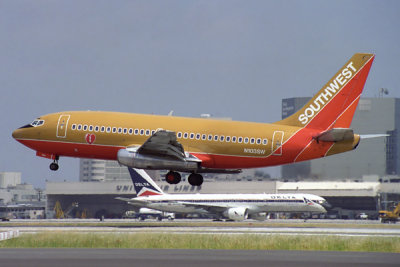 SOUTHWEST BOEING 737 200 LAX RF 887 28.jpg