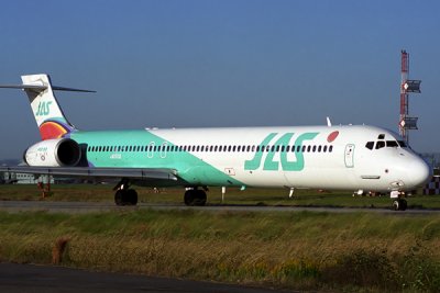 JAPAN AIR SYSTEM MD90 NGO RF 1587 5.jpg