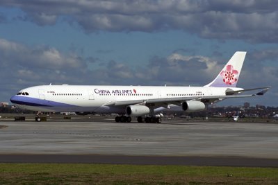 CHINA AIRLINES AIRBUS A340 300 SYD RF 1577 6.jpg
