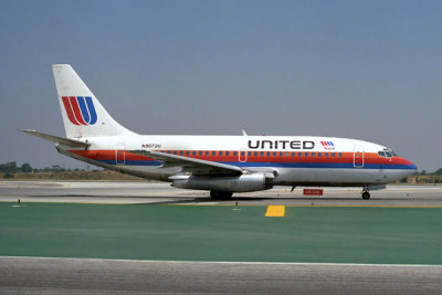 UNITED BOEING 737 200 LAX RF 506 33.jpg