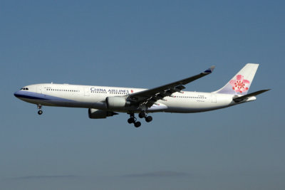CHINA AIRLINES AIRBUS A330 300 SYD IMG 7352.jpg