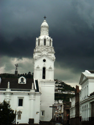 Catedral - Virgen de Quito in background