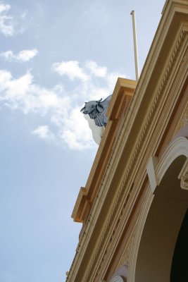 Rockhampton~Brahman on the Roof