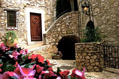 Eze Village (2007)