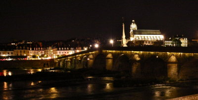 Blois by night