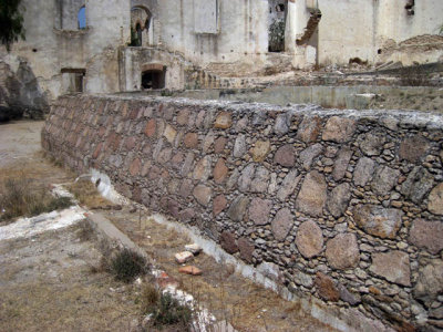 Mineral de Pozos stone wall