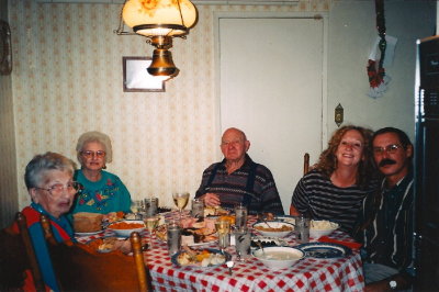Mike  Sue with Sues parents and Vivian.jpg