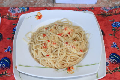 Spaghetti in Olive Oil and Garlic