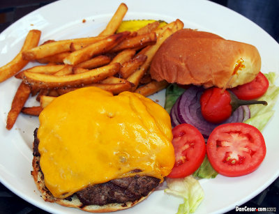 McCormick's Cheeseburger