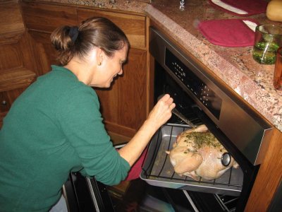 Cynthia prepares our Diestel's turkey (brought on the airplane from California)