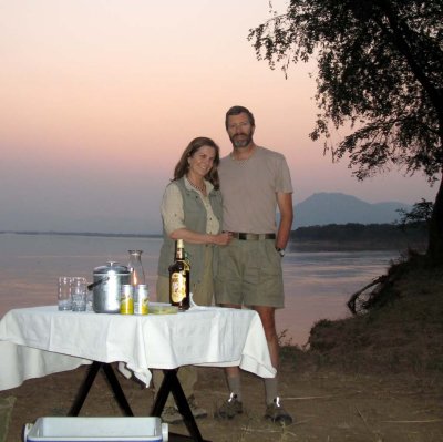 Elegant sundowners along the Zambezi