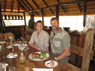 Lunch in the elephant blind, Chamilandu